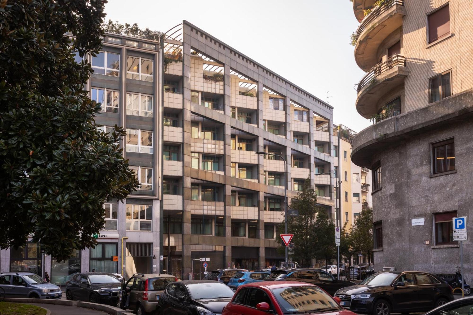 Ampio Bilocale Repubblica - Mirable Pm Apartment Milan Bagian luar foto