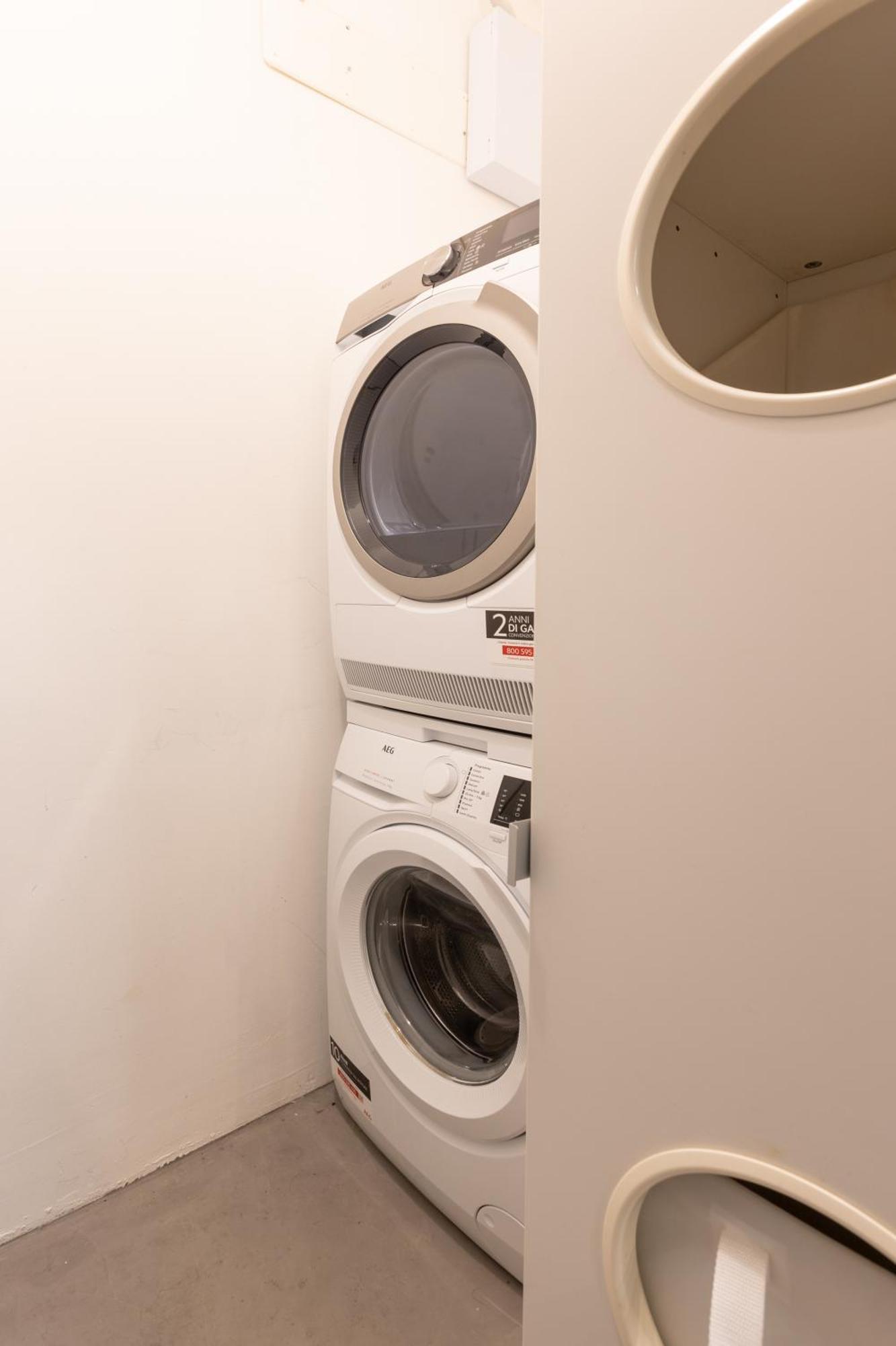 Ampio Bilocale Repubblica - Mirable Pm Apartment Milan Bagian luar foto